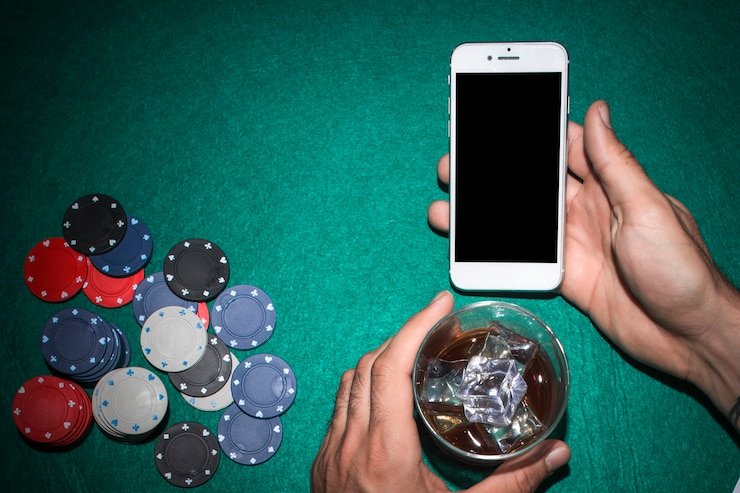 Ilustrasi perlindungan data pengguna secara digital yang aman dan terpercaya