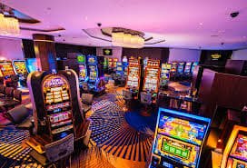 Pengguna menikmati hiburan sports dan casino online dengan kontrol bertanggung jawab